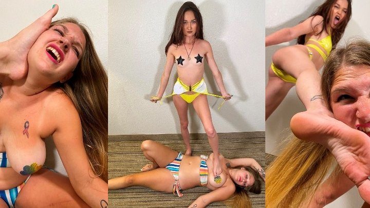 Foot Mode Pic Clips - Foot Fighting: Topless Teen Tussle