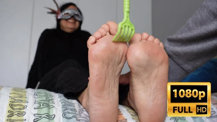 World Of Foot Fetish - First Time Foot Tickling - Fabiola – Full HD
