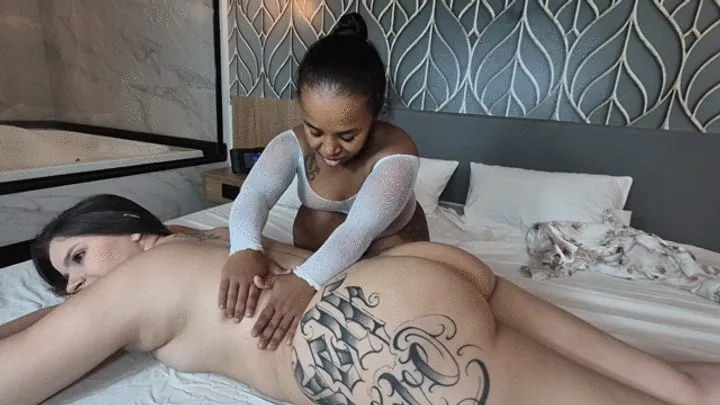 Babiventurafetish - Paying my dwarf masseuse with gaseous farts By Isabelita and Ananzinha CAM Babi part 2