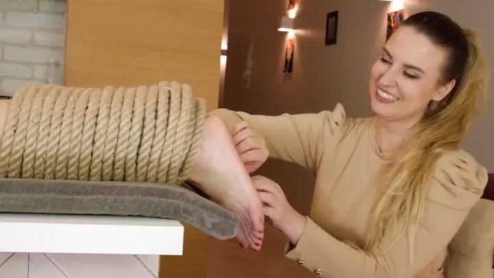 Hd Polish Mistress - Weronika Tied Feet Of Amber Tied With Rope