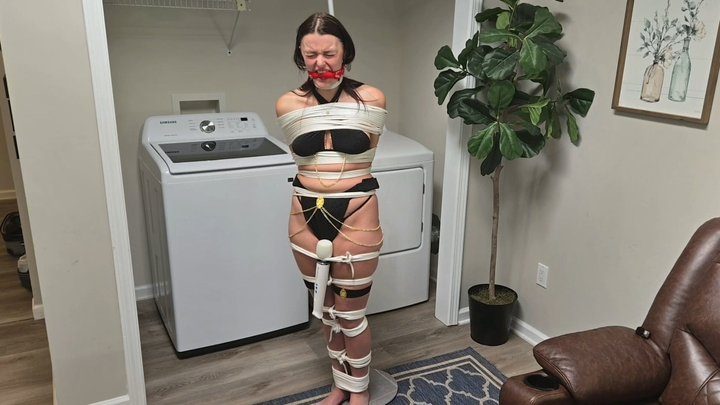 Tied Tales - Bound by the Chain MP4-Kloe Love is put in tight rope bondage, cuffs and chains with a metal collar