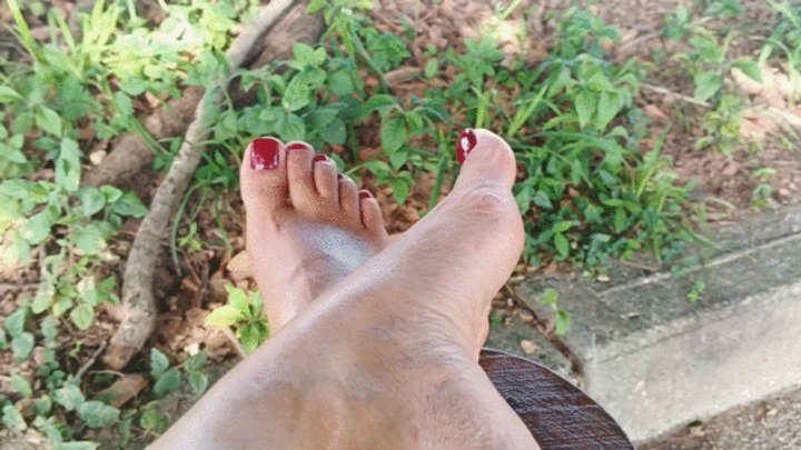 Goddess Foot Fetish - Steep arches in nature (3)