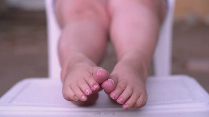 Lucia Corsetta - GIANT CREAMY FEET | BBW STYLE | LUCIA CORSETTA
