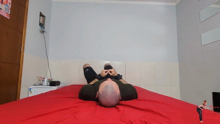 Manu Albertine Face Sitting - Face sitting 40min, by Qween, Sasha and Slave Rebbit FULL HD