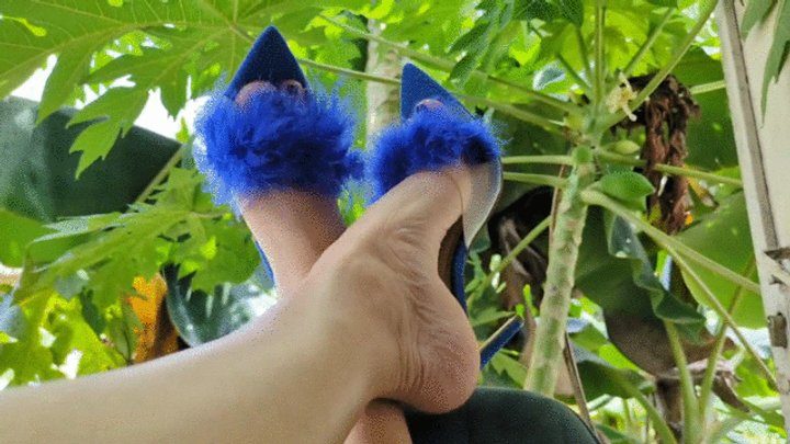Foot Fetish Paradise - Katherine sexy high foot arches teasing on blue high heel sandals