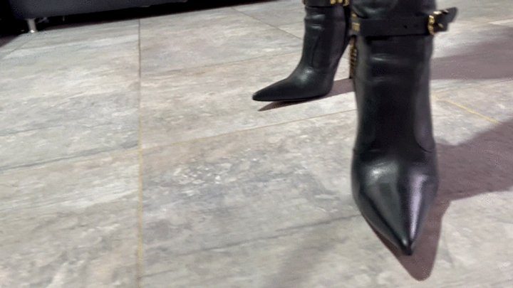 Hard Whipping And Boots - Addicted to my jeans by Kalinda
