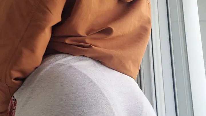 Lola Mello - FULL OF FARTS