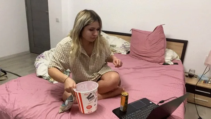 Nipsandstrips - Chilling While Farting Season 2 episodee 1