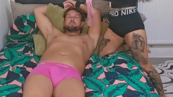 Yourfavecumslut - TICKLING MY BOYFRIEND