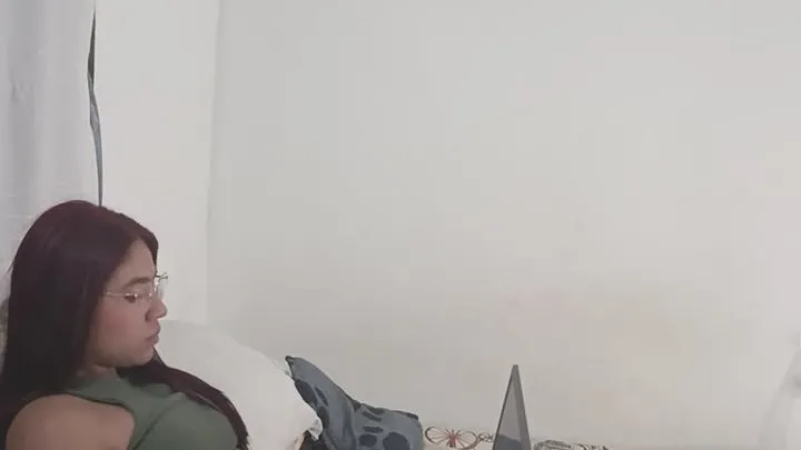 Latinamanyfetish - My girl studying concentrated and I bombard her with wet and disgusting farts