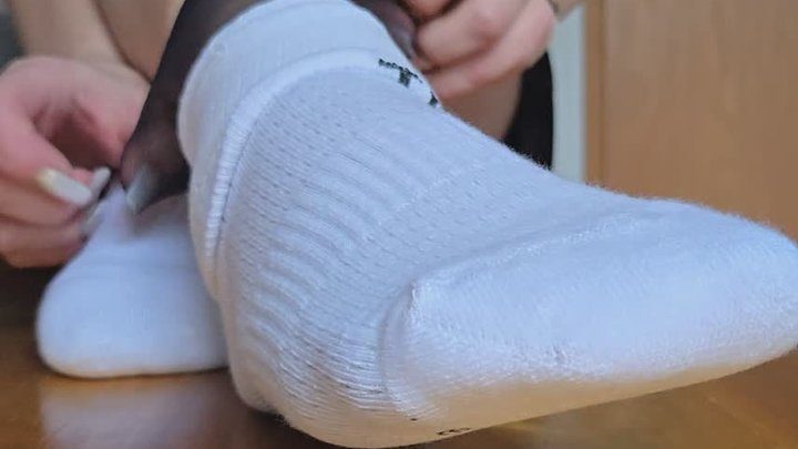 Lana Von Winter - JOI Sock Tease – White Socks to Nylons to Barefoot (Arrogant & Dominant) by Lana von Winter