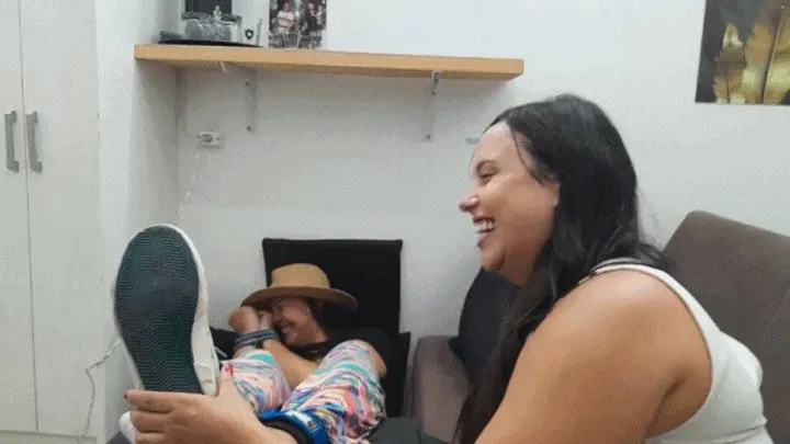 Tropical Foot Fetish Videos - Glaucia in bad smelly soles tickling punishment