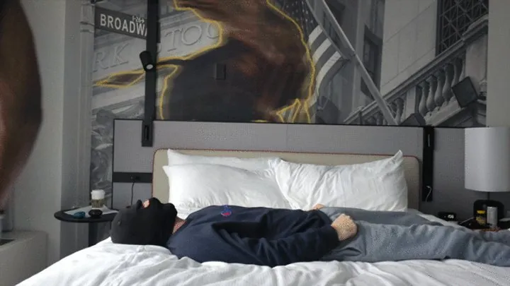 Tyrollandfarts - farting on my slave while I eat