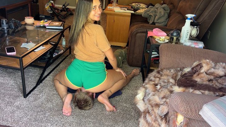 Goddess Ellen - You Can Only Breathe my Ass