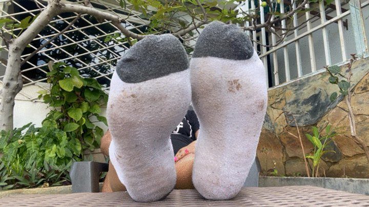 Foot Fetish Paradise - Balbina Big and Stinky feet taking her worn socks off for your delight