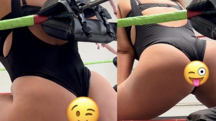 Nadia Sapphire - Front Row Seat… to My Rear (Stinkface, ass smothering and face sitting)