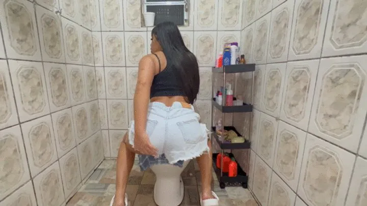 Goddess Scarlet White - AMATEUR BRUNETTE EXPLOSIONS INTO THE TOILET part 1 BY MORGANA CAM BY MORGANA