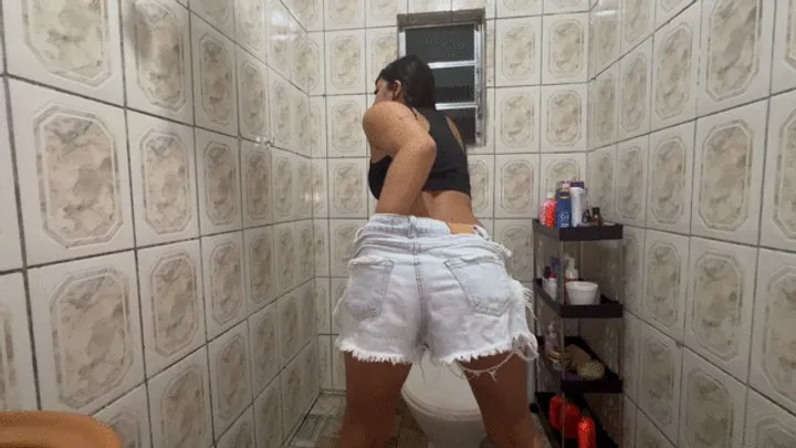 Goddess Scarlet White - AMATEUR BRUNETTE EXPLOSIONS INTO THE TOILET part 3 BY MORGANA CAM BY MORGANA
