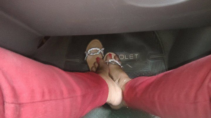 Goddess Foot Fetish - Pronounced arches of feet riding in a motor vehicle (1)