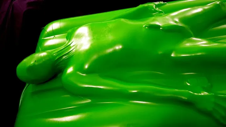 Encasedlatex - Sealed and vibed in the latex airbed vacuum bed
