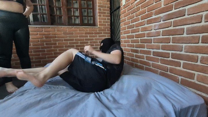 Queen Anita P - Sadistic Blonde Goddess Isabelita in Leggings Crushing Slave Alan’s Face – Part 1