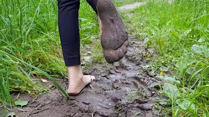 Highartheelsc4s - Lost shoes and dirty nylon feet, walking barefoot in mud, muddy feet, dirty nylon feet, muddy nylon feet, wrecked nylon