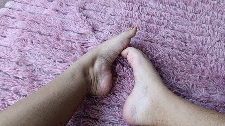 Goddess Foot Fetish - Trying to get pronounced arches out of my small feet (5)