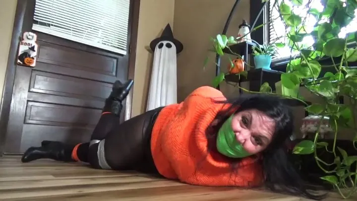 Gina Rae Michaels Bondage - Trick or Treat Smell my feet