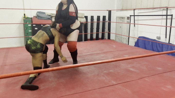 Nadia Sapphire - Petite female destroys giantess
