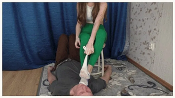 Furious Girls - My lovely feet want to rest on your insignificant face, vf3077h 720p