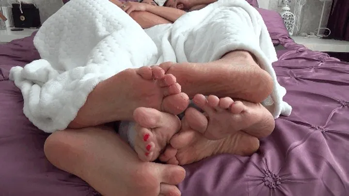 Story Of Alice - FOOT PLAY UNDER THE BLANKET (bf)