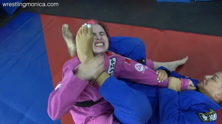 Gi-feet Vixens - Monica vs Rosie Gi Feet