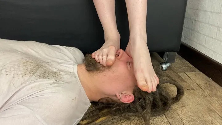 Yokai Goddess - Using slave's pathetic face as footrest under My dusty sweaty bare feet