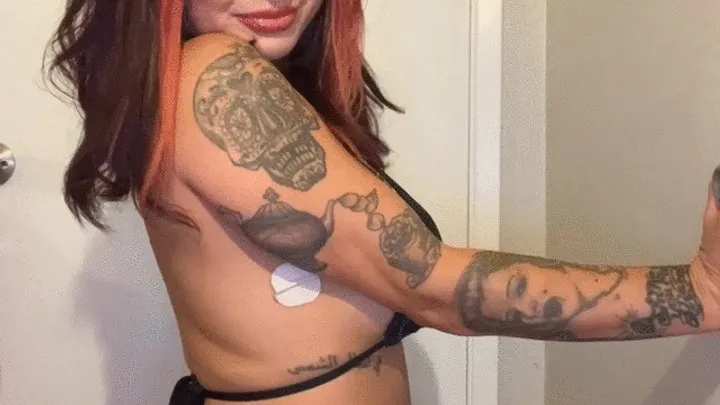 The Fart World - Liz Bare Ass Farts And Dirty Talk!