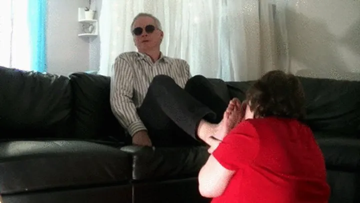 She Licks His Feet - Mrs Simone's initiation (mp4)