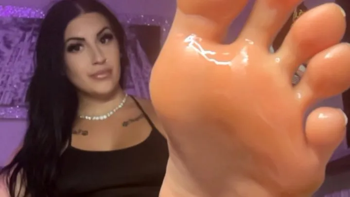 Missgennyclip - OILY BAREFEET (Ignoring)