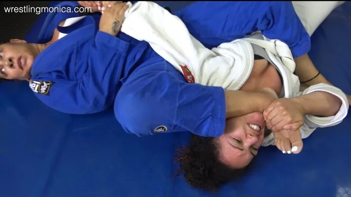 Gi-feet Vixens - Axel vs Monica Gi Feet