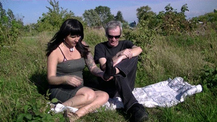 My Masters Feet - Worship in the fields (mp4)