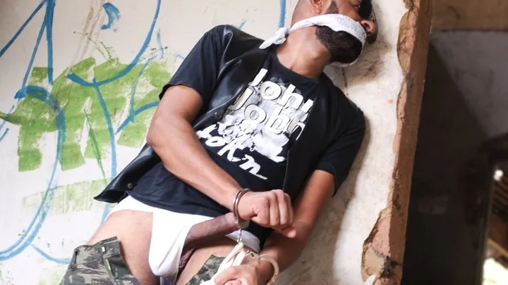 Brazilian Bondage Boys - Exhibitionist guy and bondage fan (SET 2)