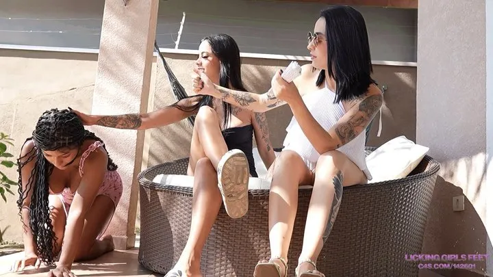 Licking Latinas Feet - NIKA and SUSAN - Worshipping the feet under the sun!