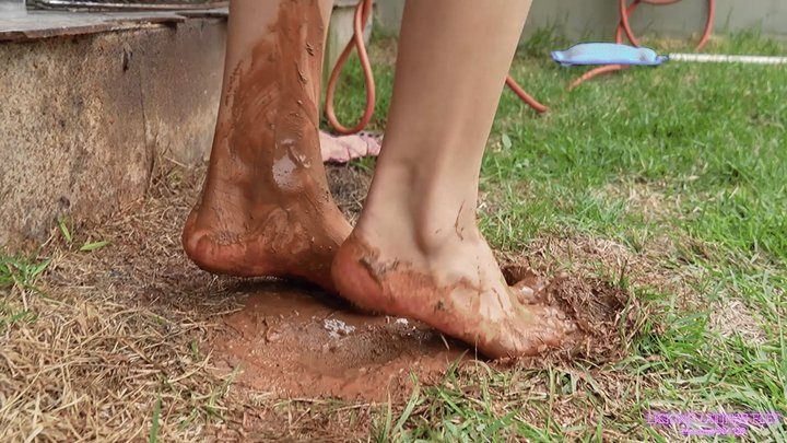 Licking Latinas Feet - ANITA - Dirt, spit and total submission!