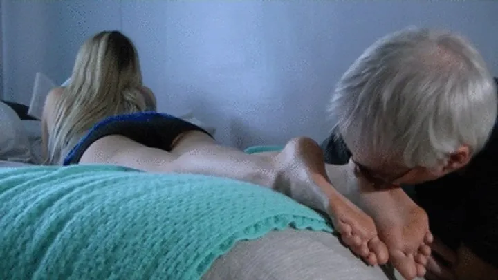 Foot Predator - Angie is studying (HD)
