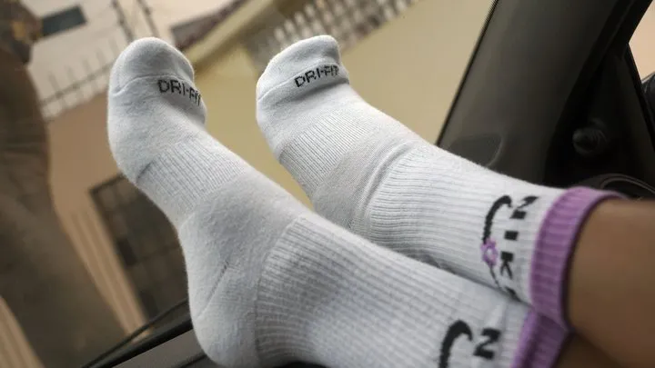 Mylatinfeet - Catalina warm sport socks teasing at car! - MOV