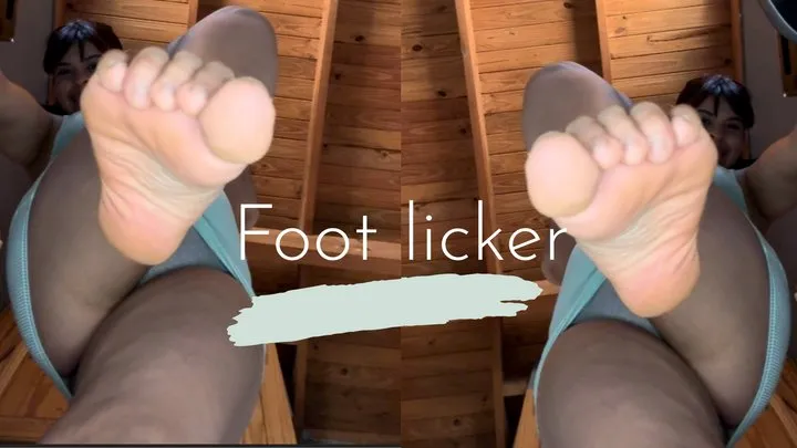 Caroline Honey - Foot licker dirty feet