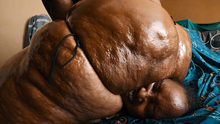 Thick Sistass - Granny's fat heavy donk swallows her face