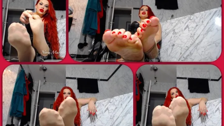 Mistress Nora Marinelli - Fußlecksau-tiefer kannst du nicht sinken!