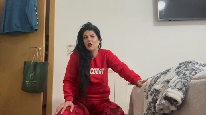 Farting Sniffer - Farting While I'm crouching and talking to you in Spanish