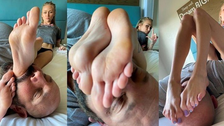 Foot Mode Pic Clips - No Match For Marsha