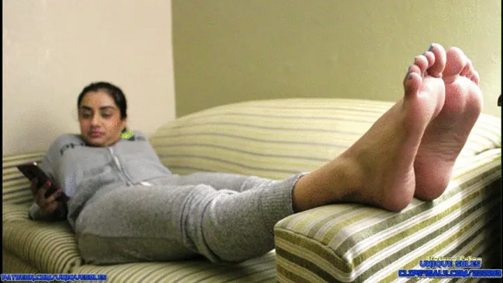 Unique Soles Reloaded - Jasmine's First Foot Worship