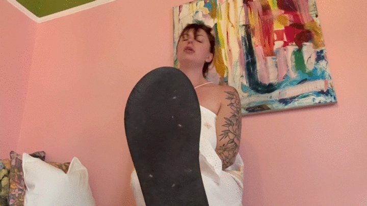 Miss Betsy - Sniff, lick and clean my dirty feet and flip flops